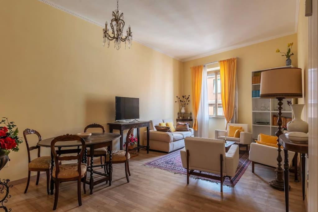 Elegante Appartamento Centrale Rom Exteriör bild
